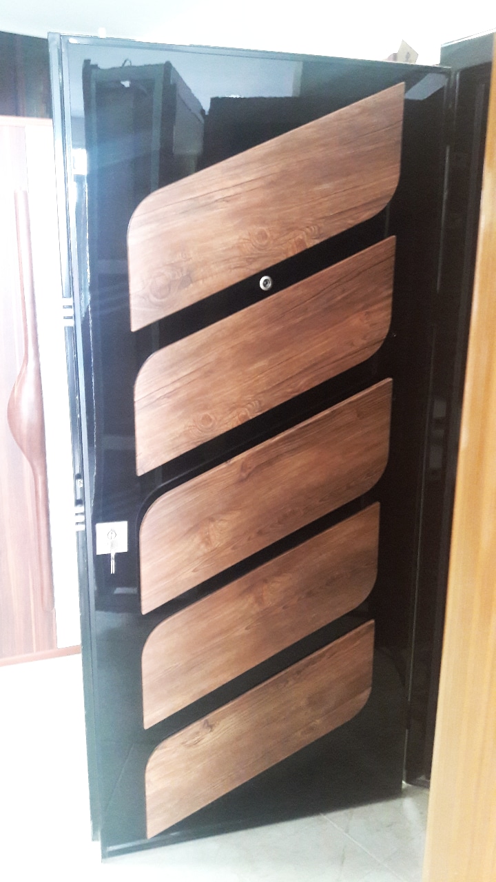 Hayglass  Membran Kabartma Tırnaklı Çelik Kapı