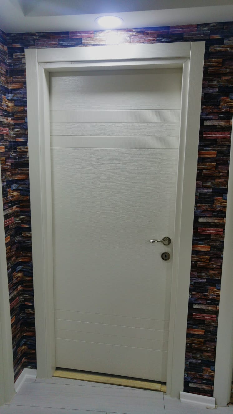 Camsız Bute Beyaz Amerikan Kapı