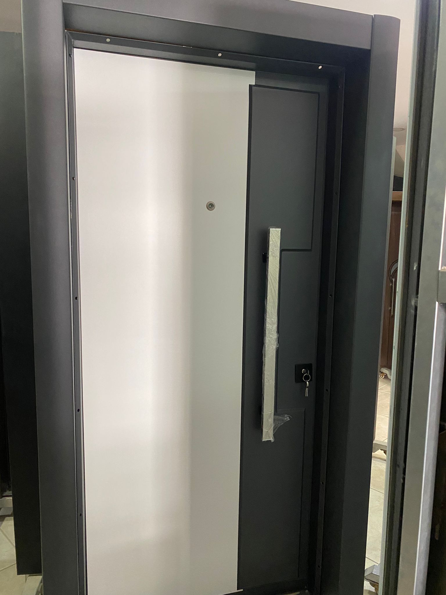 BEYAZ ANTRASİT TIRNAKLI