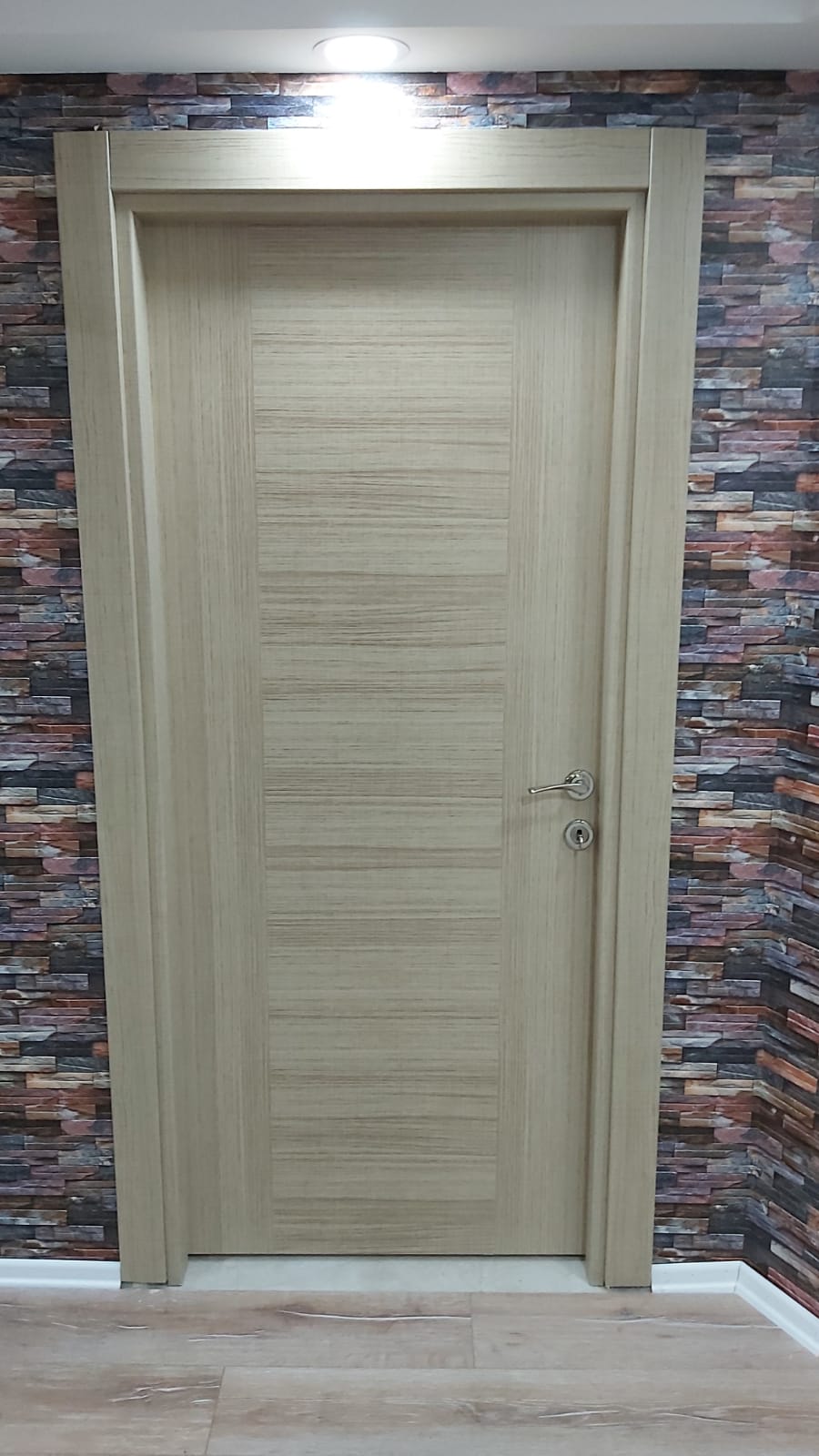 Dublin Model Lamine Kapı